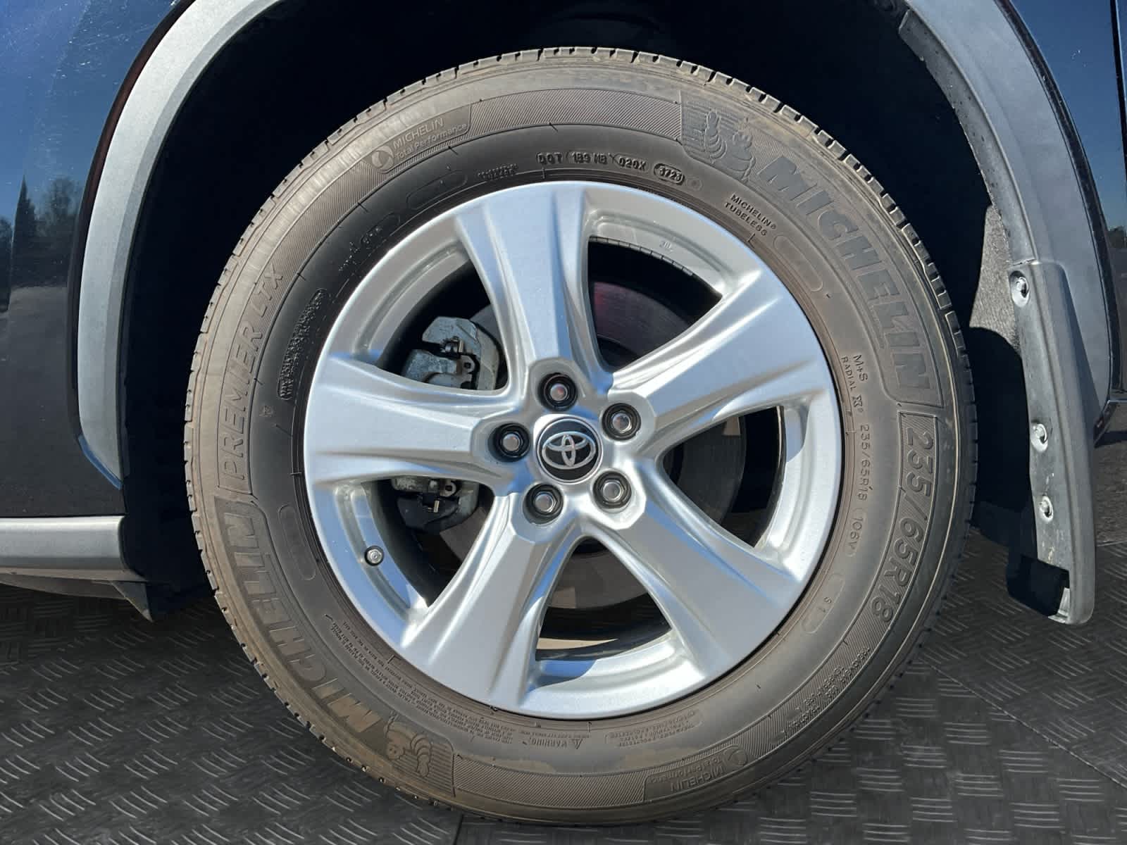 2023 Toyota Highlander LE