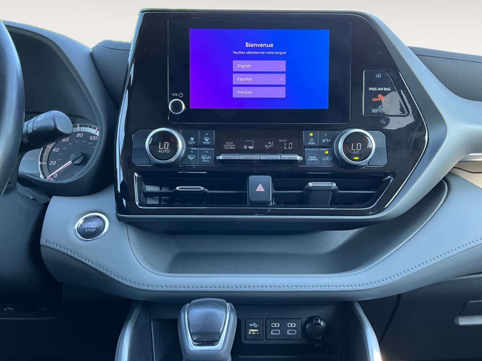 2023 Toyota Highlander LE
