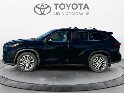 2023 Toyota Highlander Platinum