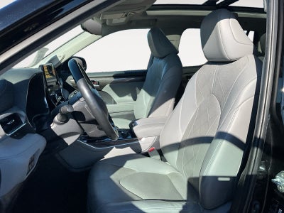 2023 Toyota Highlander Platinum