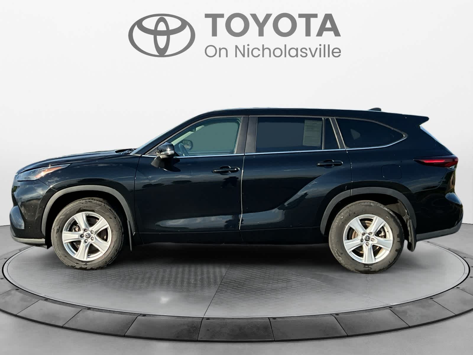 2024 Toyota Highlander LE
