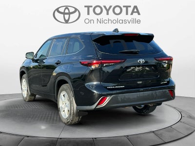 2024 Toyota Highlander LE