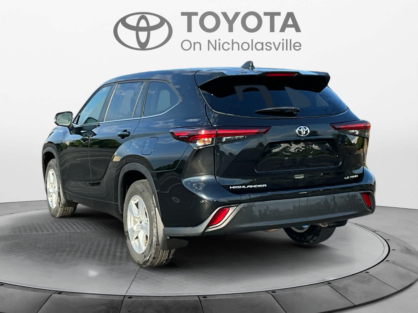 2024 Toyota Highlander LE