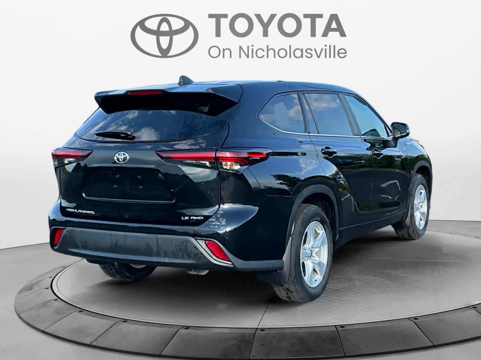 2024 Toyota Highlander LE