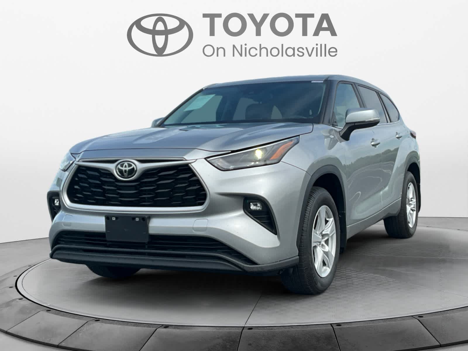 2024 Toyota Highlander LE