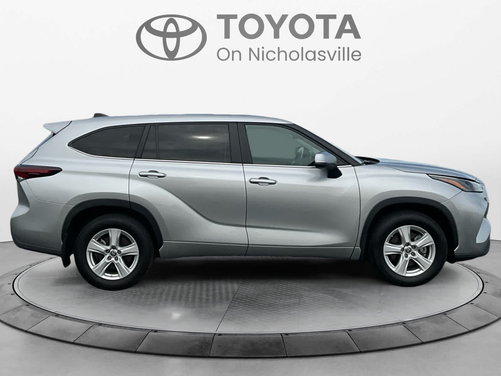 2024 Toyota Highlander LE