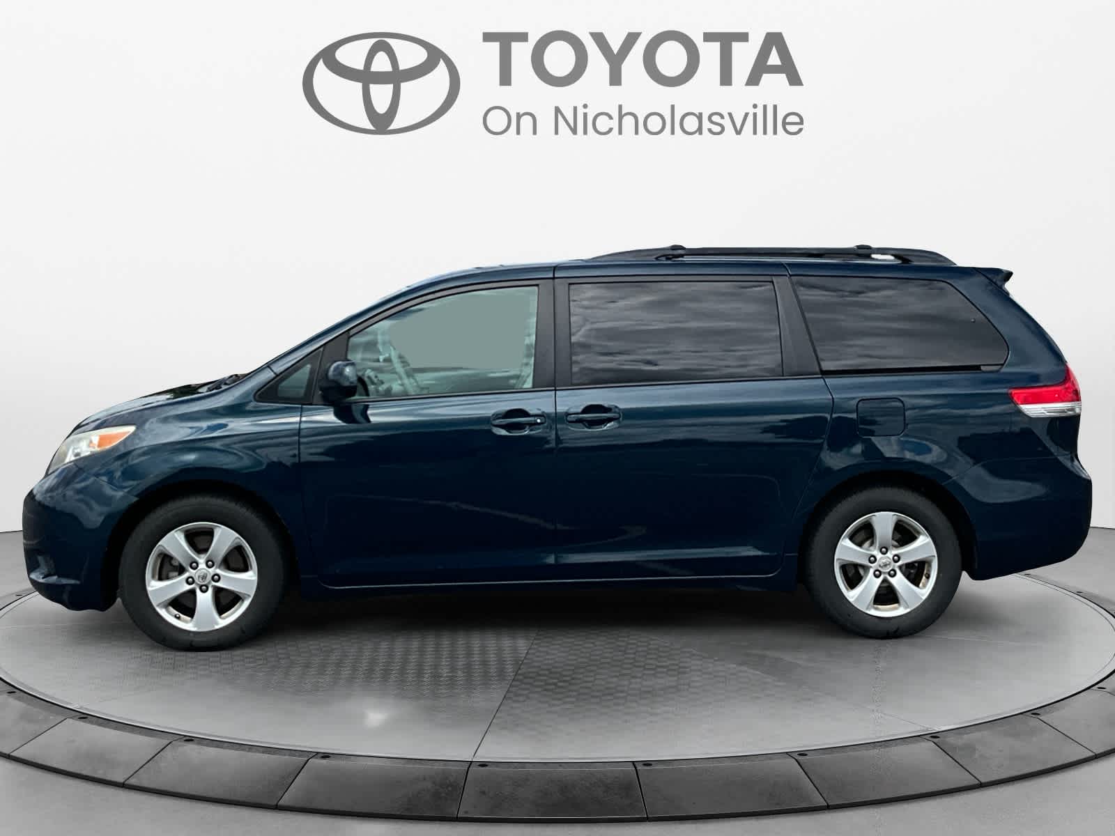 2011 Toyota Sienna LE