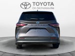 2022 Toyota Sienna LE