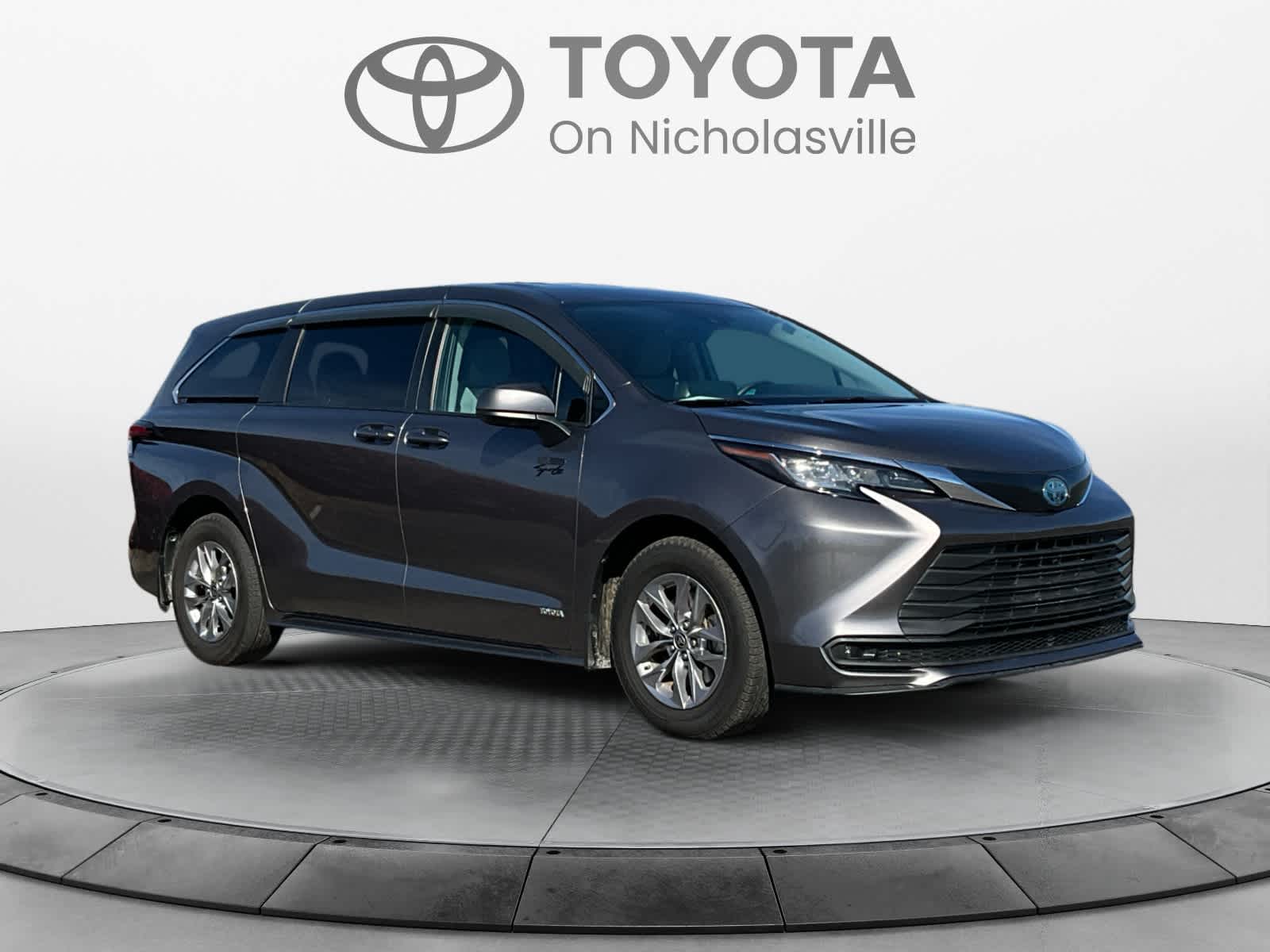 2022 Toyota Sienna LE