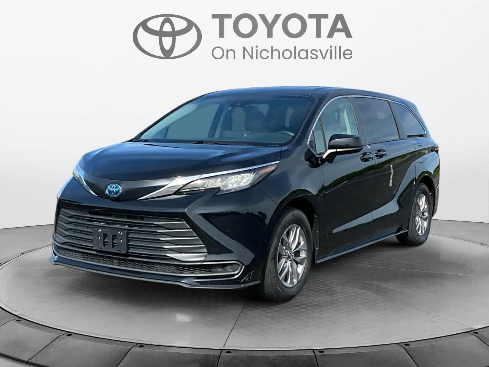 2022 Toyota Sienna LE