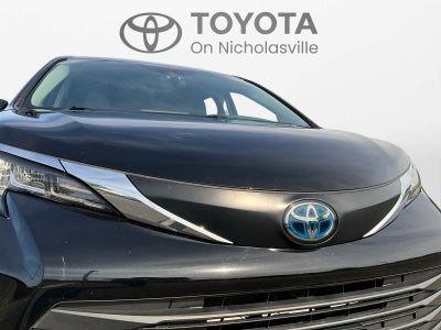 2022 Toyota Sienna LE