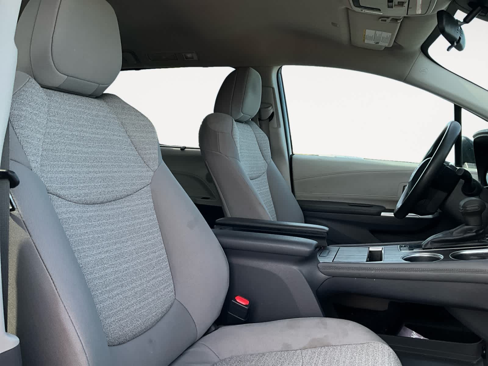 2022 Toyota Sienna LE