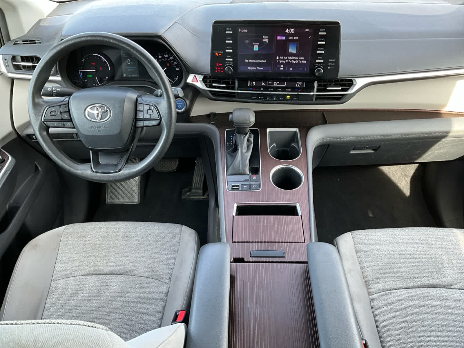 2022 Toyota Sienna LE