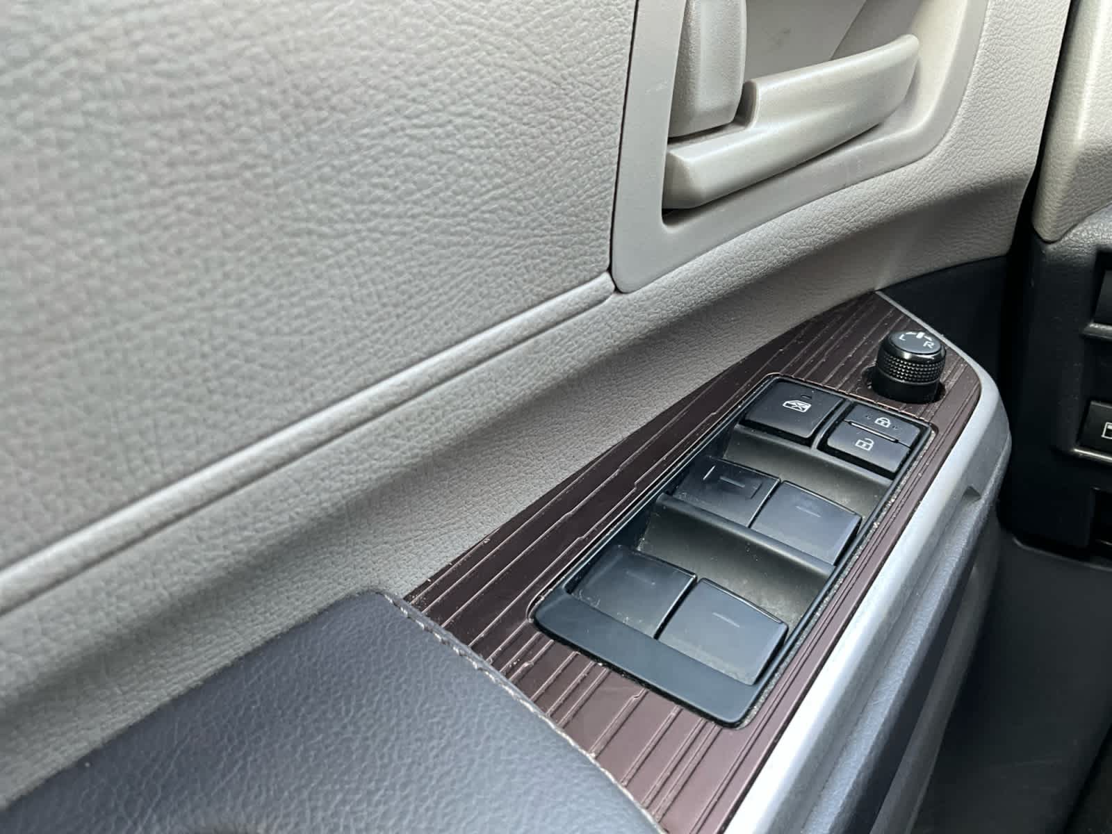 2022 Toyota Sienna LE