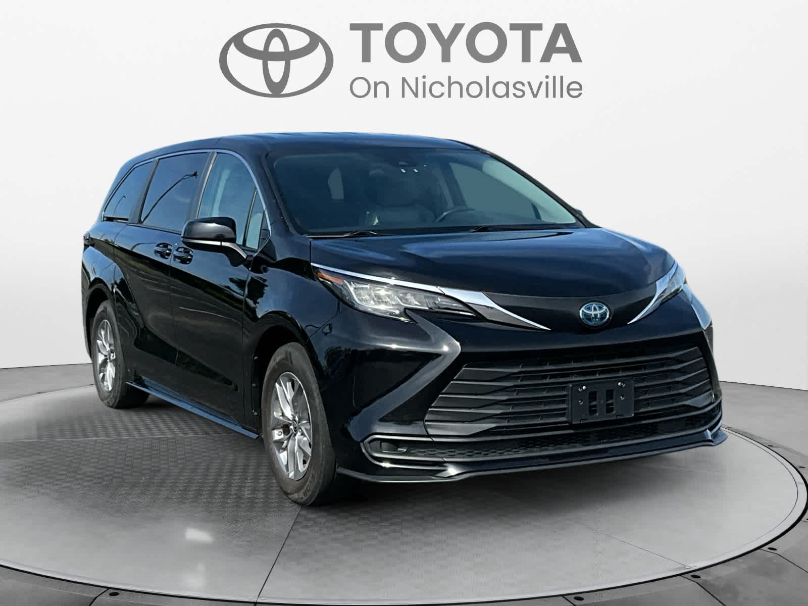 2022 Toyota Sienna LE
