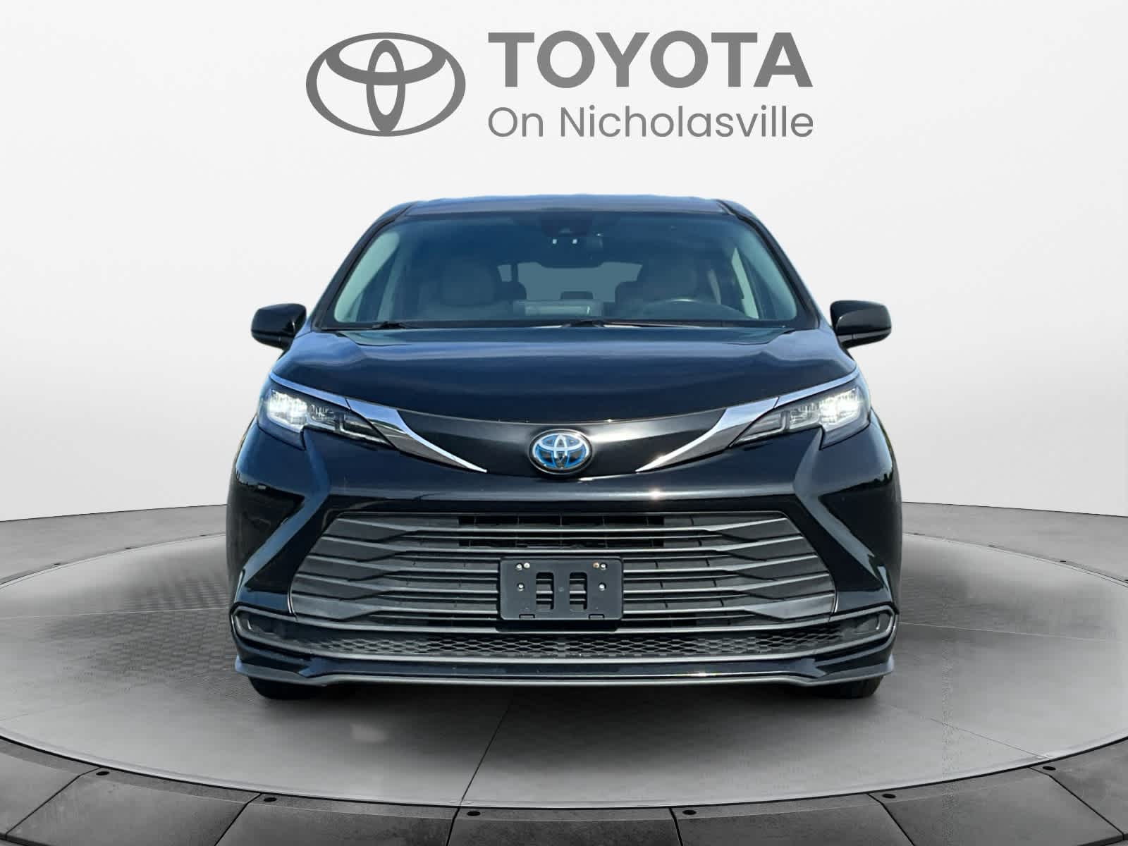 2022 Toyota Sienna LE