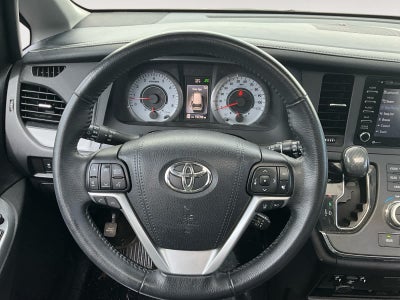 2018 Toyota Sienna SE Premium