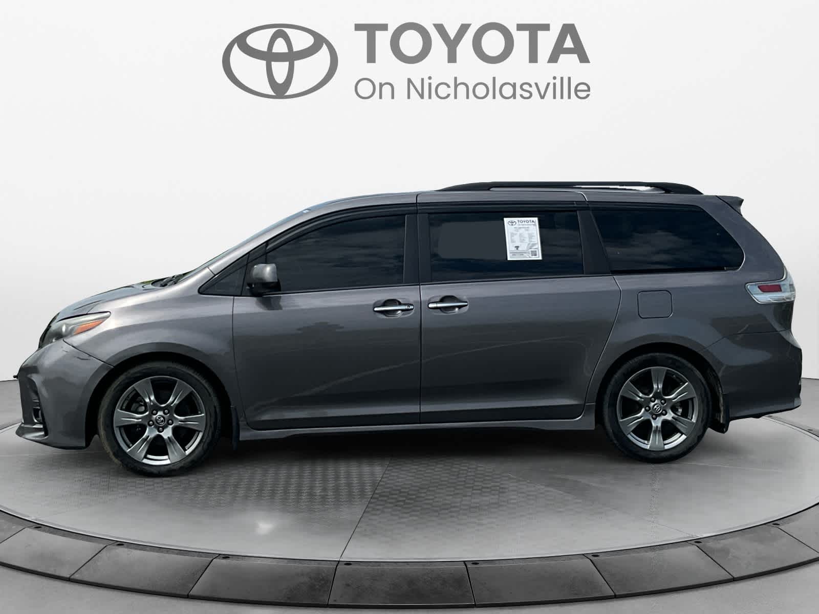 2018 Toyota Sienna SE Premium