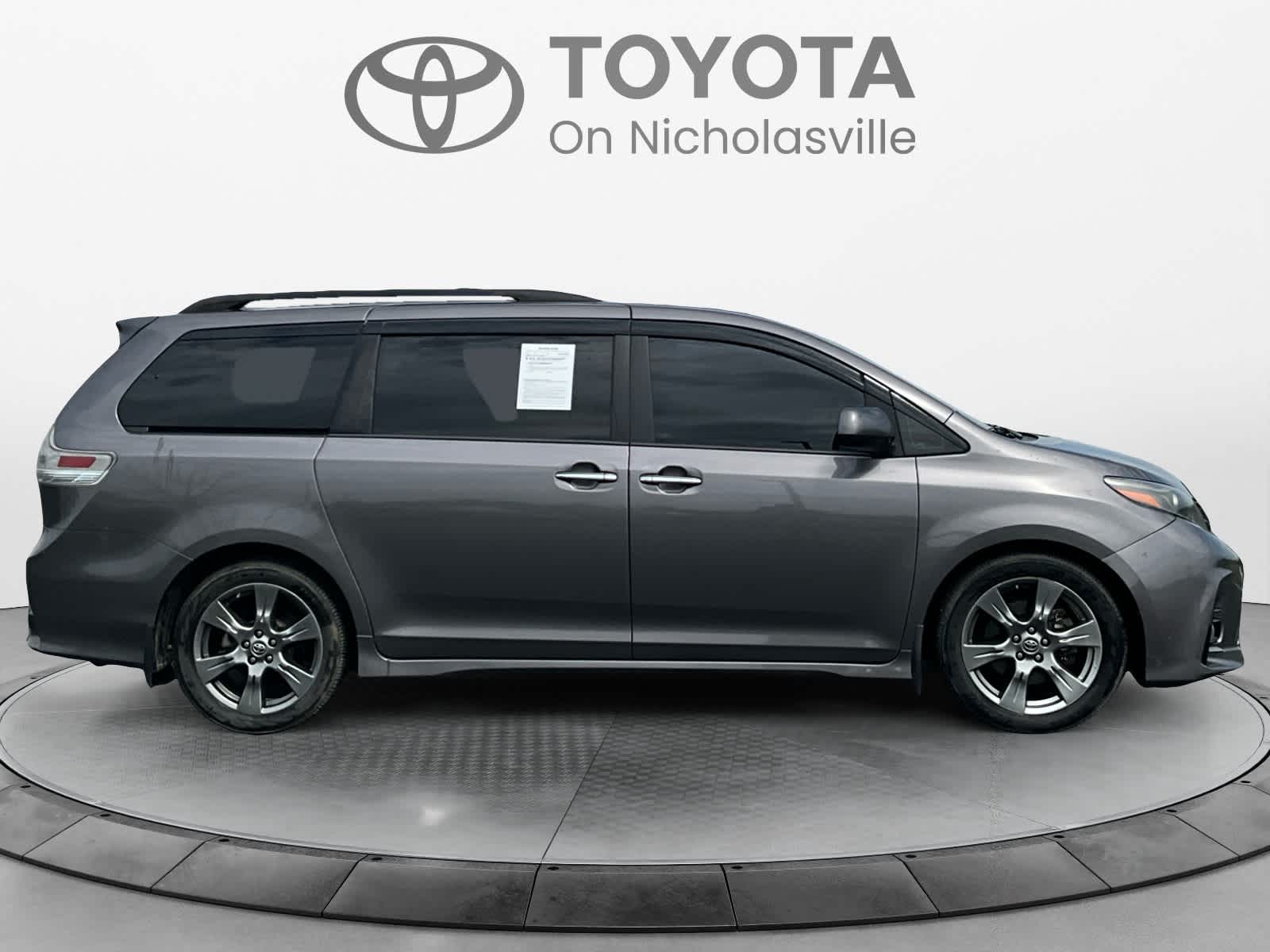 2018 Toyota Sienna SE Premium