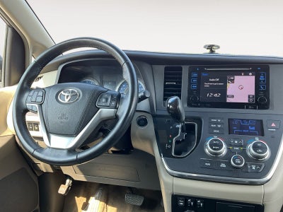 2016 Toyota Sienna XLE Premium