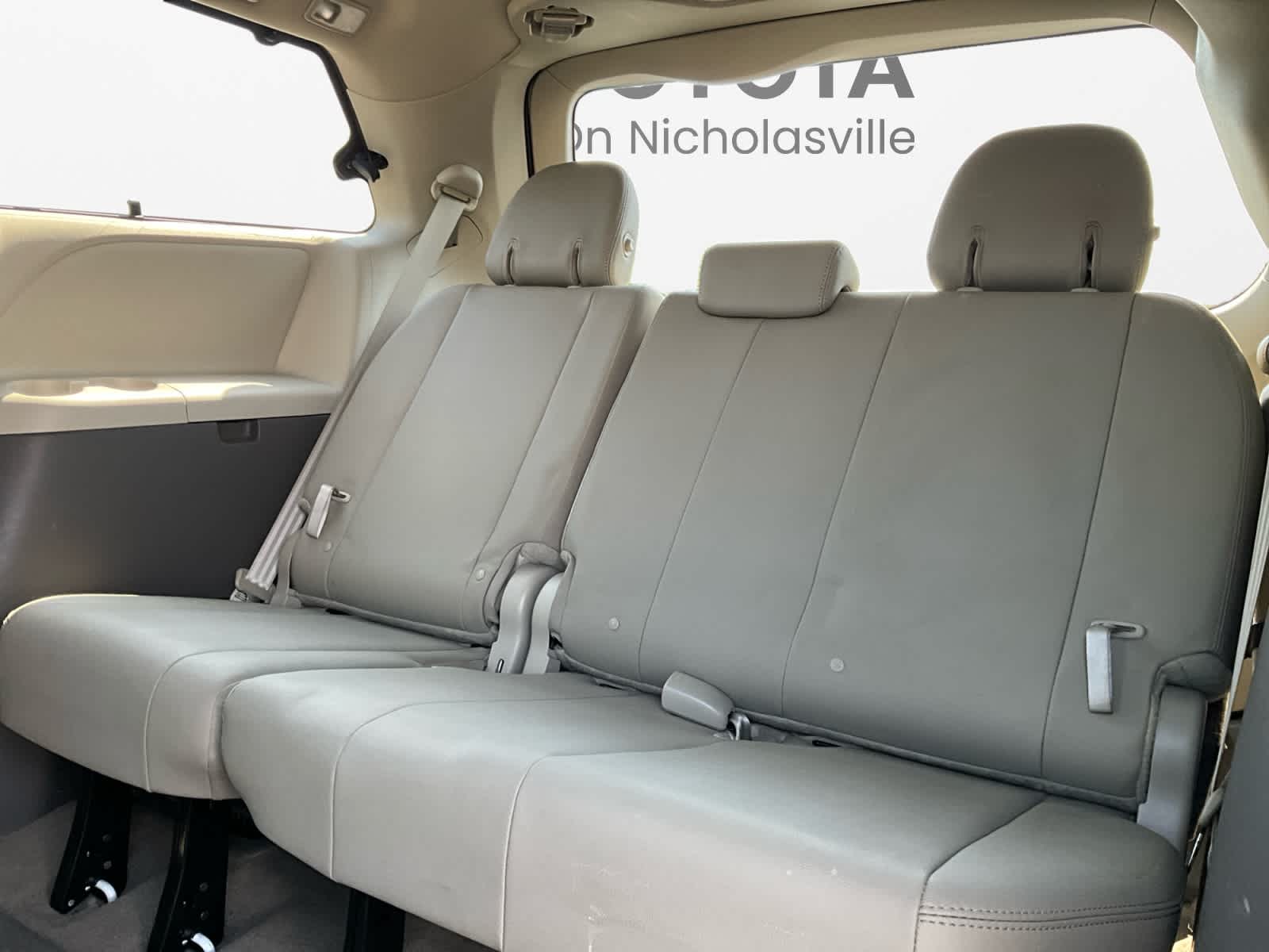 2016 Toyota Sienna XLE Premium