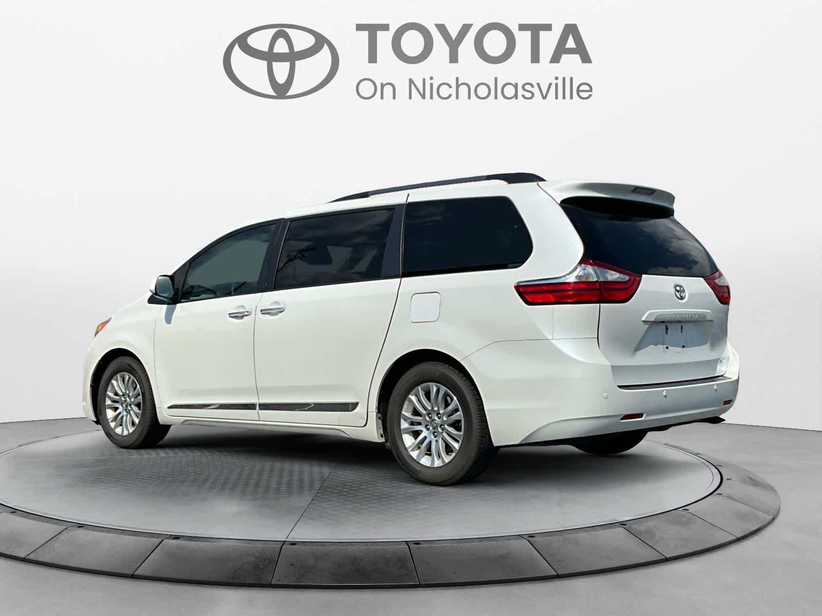 2016 Toyota Sienna XLE Premium