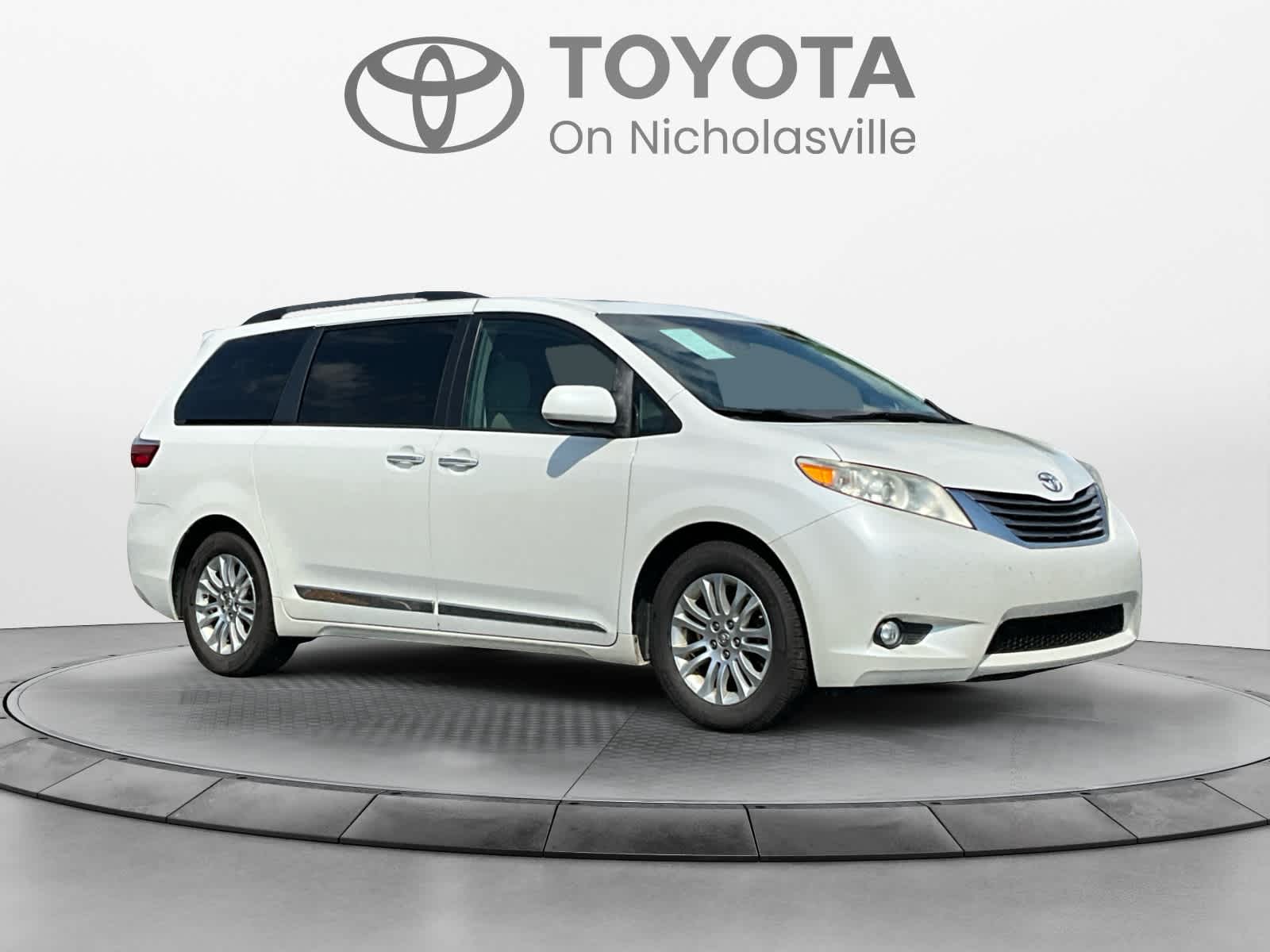 2016 Toyota Sienna XLE Premium