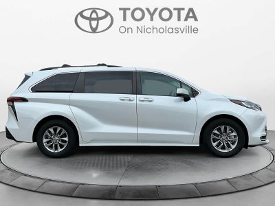2022 Toyota Sienna XLE