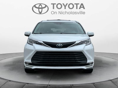 2022 Toyota Sienna XLE