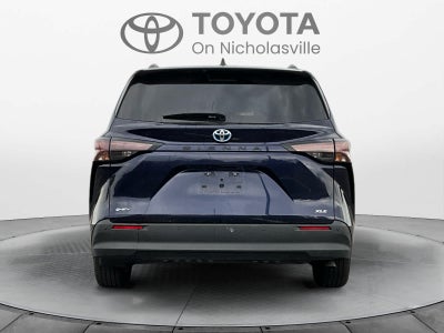 2025 Toyota Sienna XLE