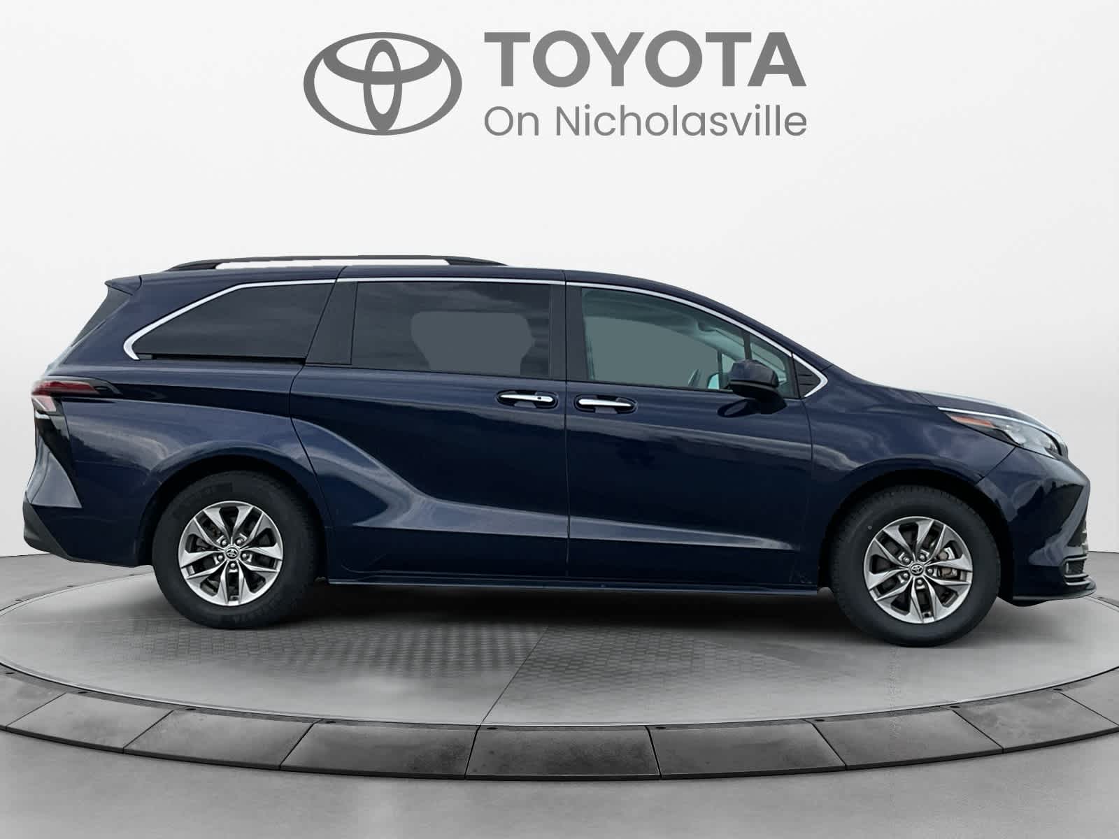 2025 Toyota Sienna XLE