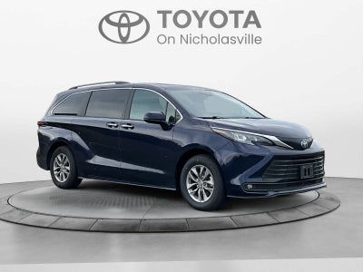 2025 Toyota Sienna XLE