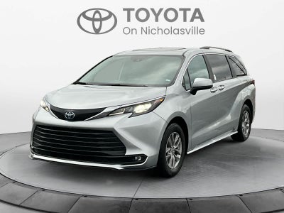 2025 Toyota Sienna XLE
