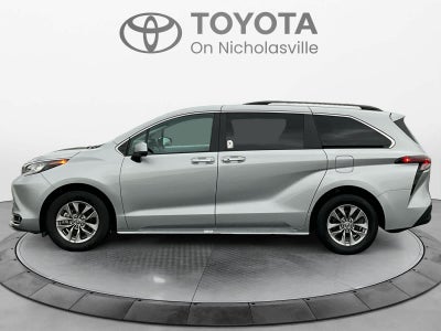 2025 Toyota Sienna XLE