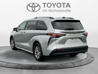 2025 Toyota Sienna XLE