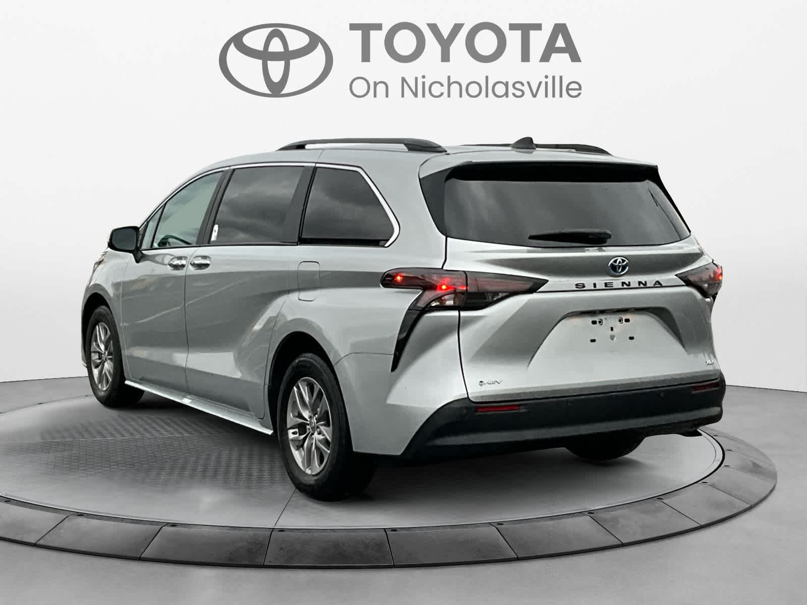 2025 Toyota Sienna XLE