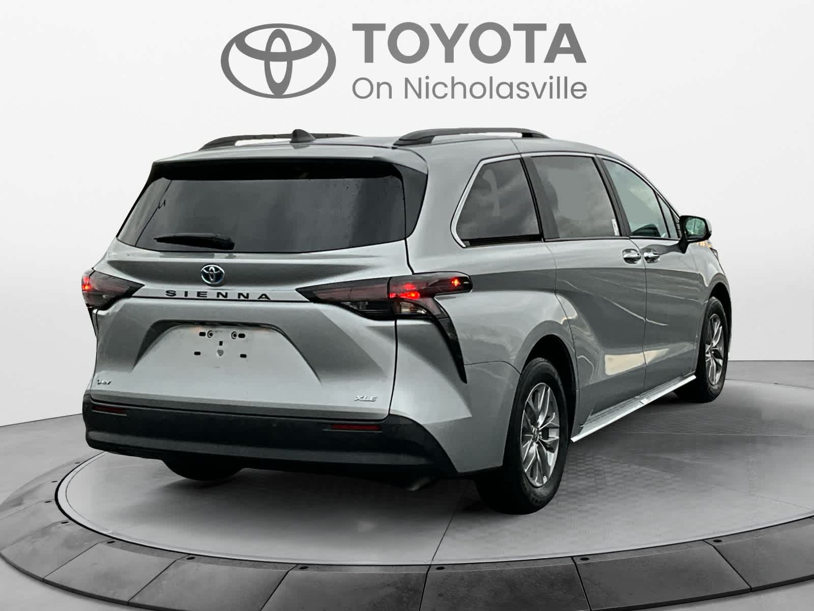 2025 Toyota Sienna XLE