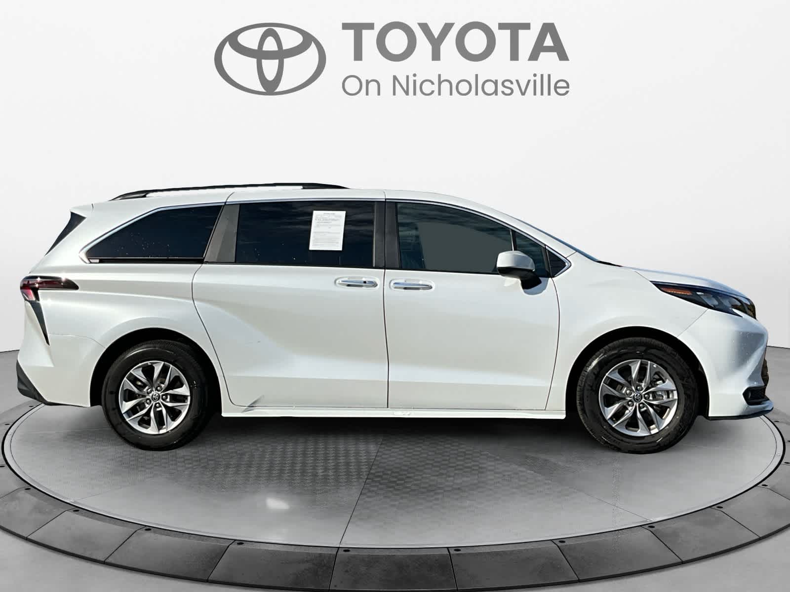 2026 Toyota Sienna XLE