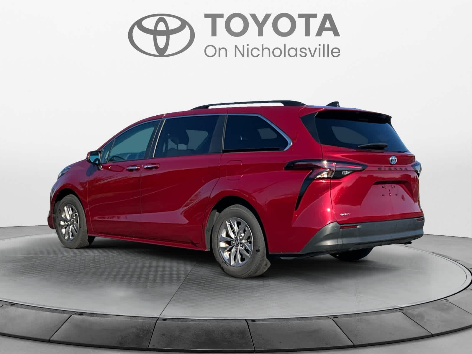 2025 Toyota Sienna XLE