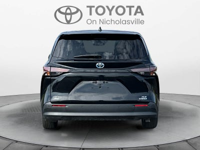2024 Toyota Sienna XLE