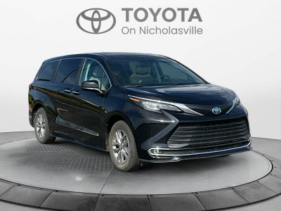 2024 Toyota Sienna XLE
