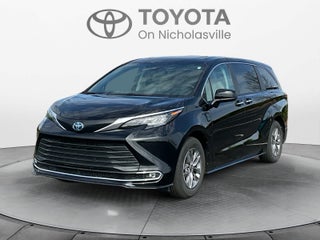 2024 Toyota Sienna XLE
