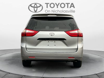 2016 Toyota Sienna L