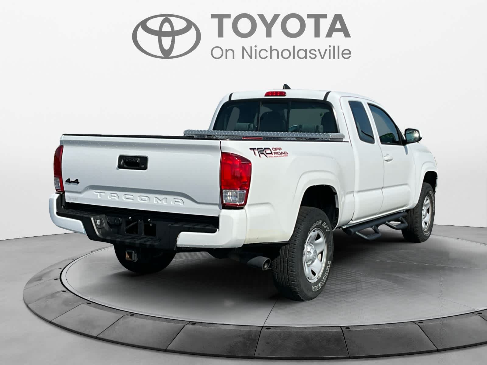 2017 Toyota Tacoma SR