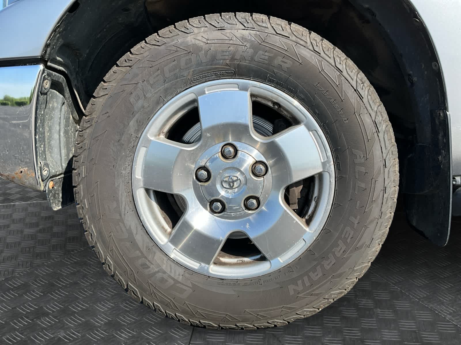 2010 Toyota Tundra Dbl 5.7L FFV V8 6-Spd AT (Natl)