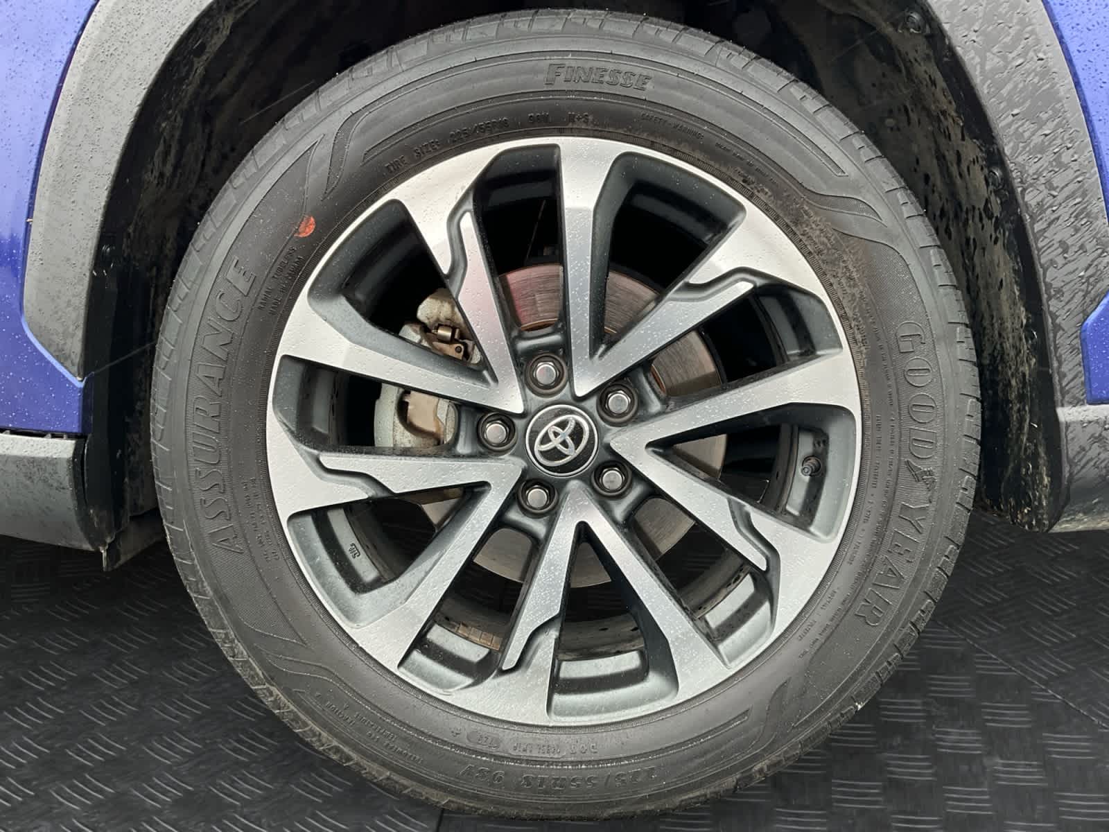 2023 Toyota Corolla Cross XLE