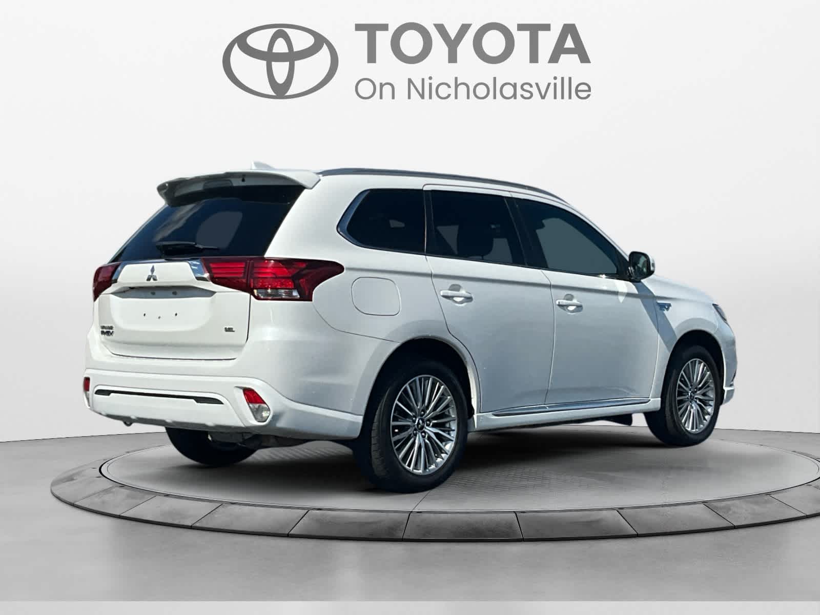 2022 Mitsubishi Outlander PHEV SEL
