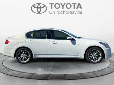 2011 INFINITI G37 Sedan x