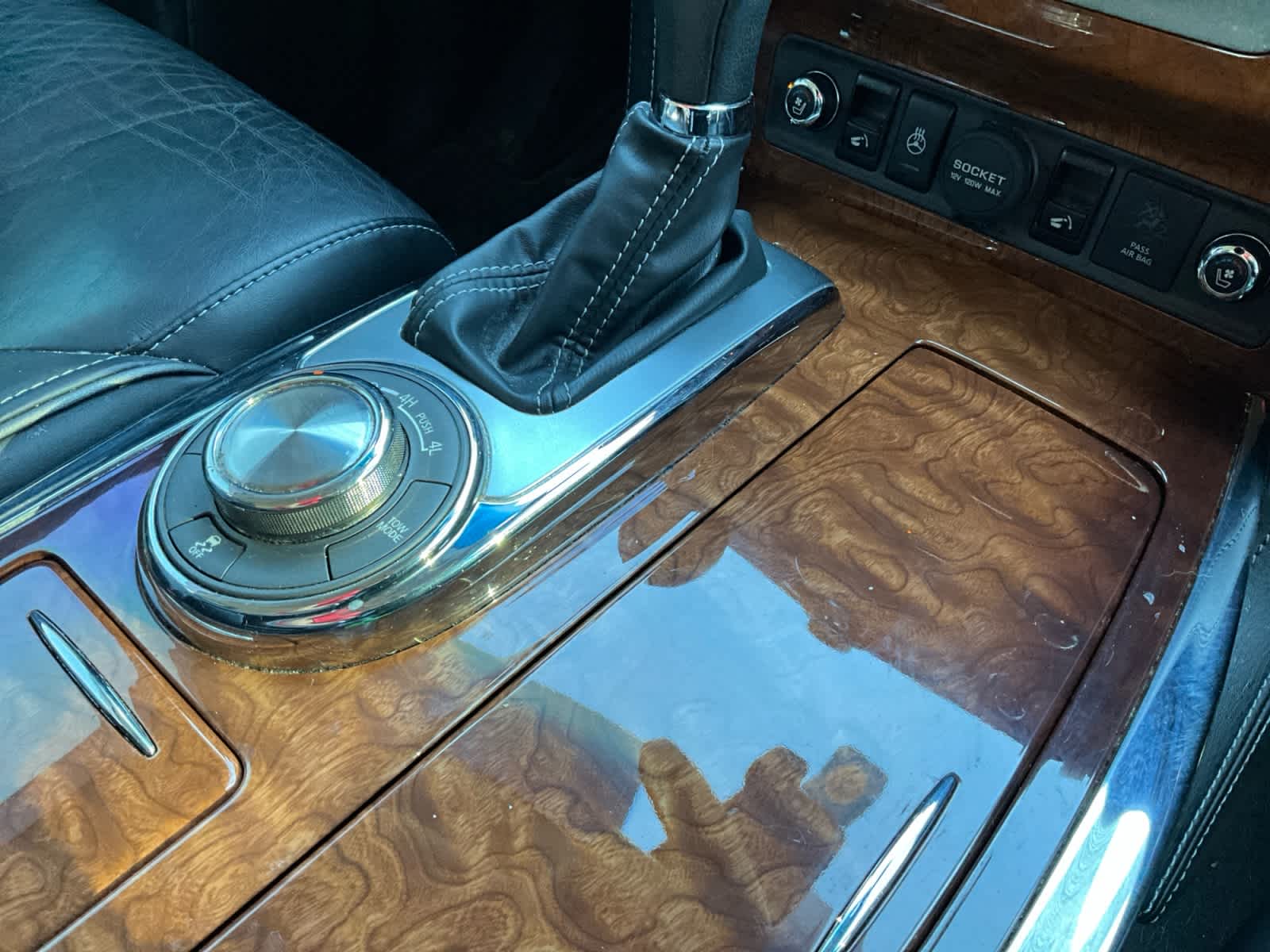 2015 INFINITI QX80 4WD 4dr