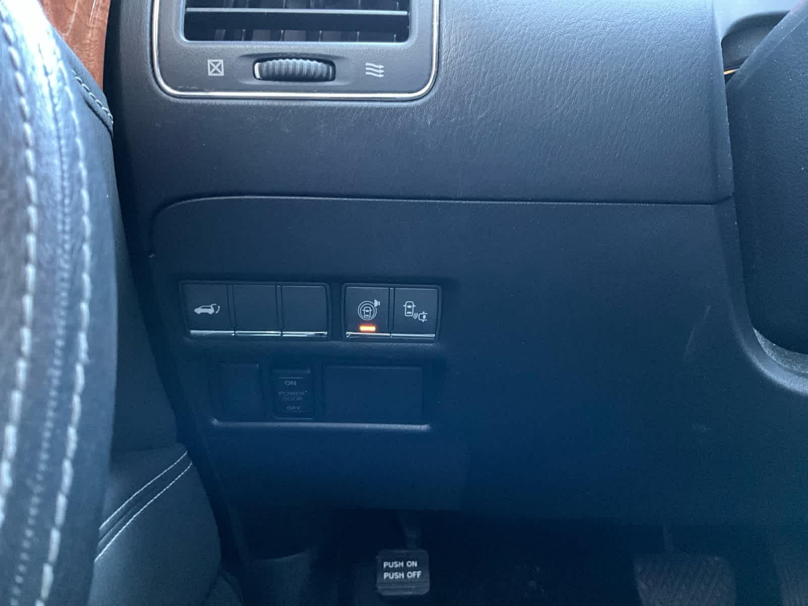 2015 INFINITI QX80 4WD 4dr